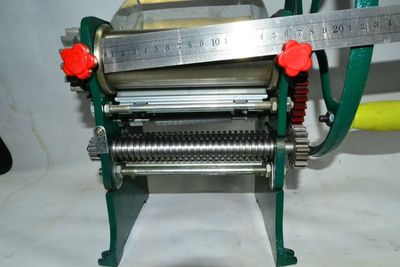 家用手摇压面机电动改装指南 释放双手，享受高效美食创作